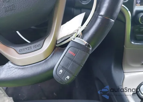 2015 Jeep Grand Cherokee Laredo z USA, uszkodzony, nr VIN 1C4RJFAG7FC870791